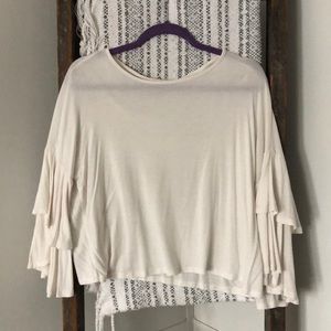 RUFFLE SLEEVE TOP